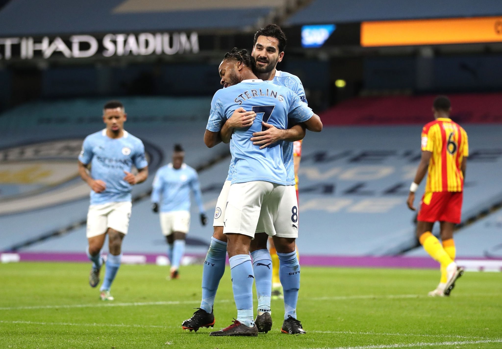 吸引更多休 吸引更多休